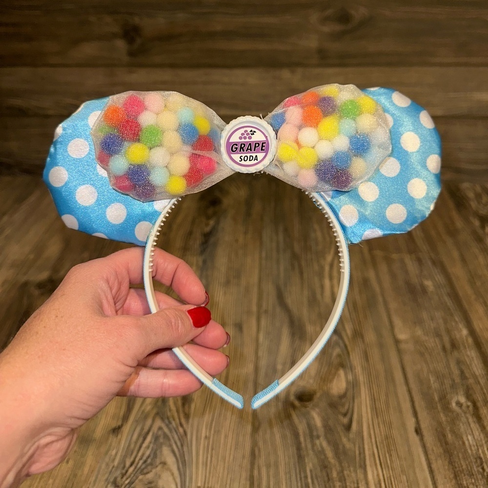 Disney UP Mickey Mouse Ears Handmade
Soft Comfortable Balloons Bow Grape Soda